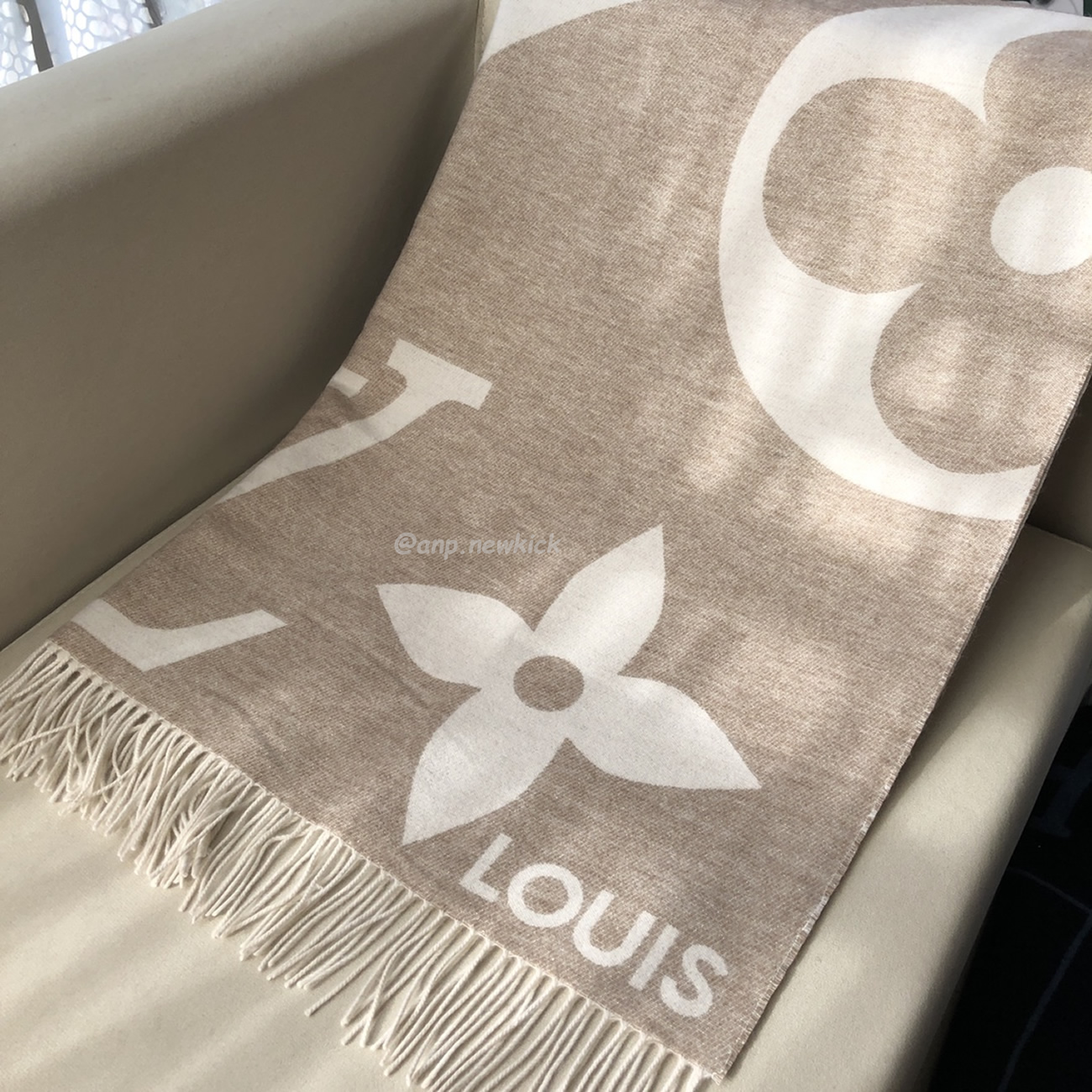 Louis Vuitton Lv Reykjavik Scarf 75x185cm (12) - newkick.app